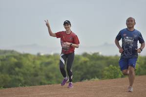 BIB: 0287, 0249
                            <button type="button" onclick="openModal(5103982)" class="btn btn-primary btn-sm float-right btn-popup" data-toggle="modal" data-target=".modal-high-quality">
                        <i class="fas fa-shopping-cart"></i> Add to Cart
                    </button>
                                            <button type="button" onclick="isThisMe(5103982, true)" class="btn btn-success btn-sm float-right btn-popup btn-isme hidden" data-toggle="tooltip" data-placement="bottom" title="นี่คือรูปของคุณใช่ไหม คลิกที่นี่เพื่อเอาเข้าอัลบั้ม">
                        <i class="fas fa-plus"></i> Add to album
                    </button>
                    <button type="button" onclick="isThisMe(5103982, false)" class="btn btn-warning btn-sm float-right btn-popup btn-isnotme hidden">
                        <i class="fas fa-ban"></i> Remove from album
                    </button>